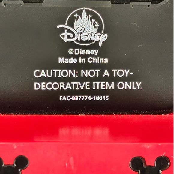 DISNEY PARKS MICKEY MOUSE CUTE CLOCK SIZE 8" x 10" USES SINGLE AA BATTERY - Picture 5 of 9